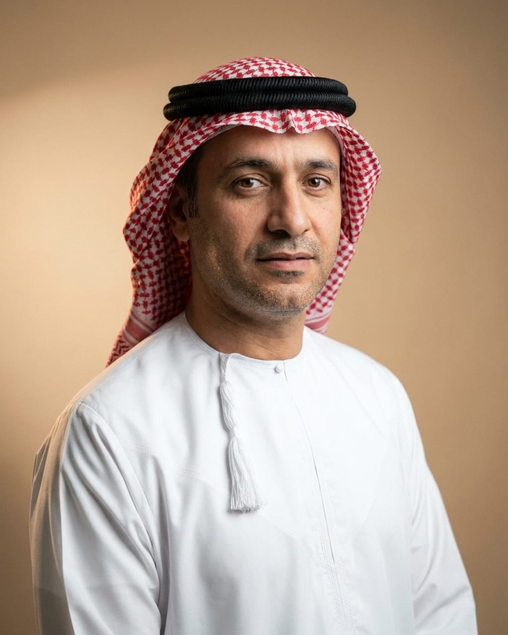 غترة + عقال على دشداشة — خطأ